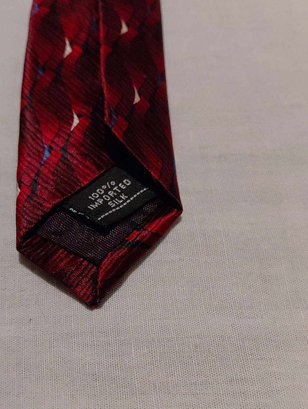 Classic Men's 100% Silk Neckties Set - Red, Blue, Black Patterns - Picture 5 of 7